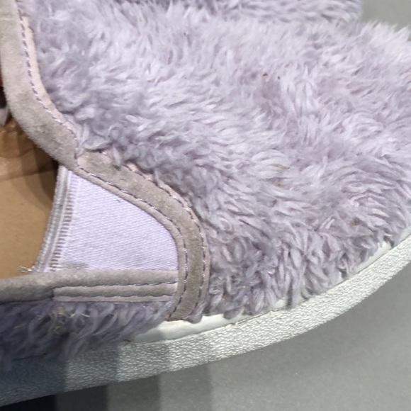 UGGs purple fuzzy slippers - Picture 6 of 7